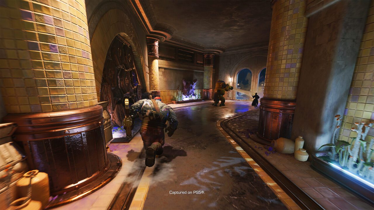 Gameplay from Concord a Freegunner runs down a corridor towards other players